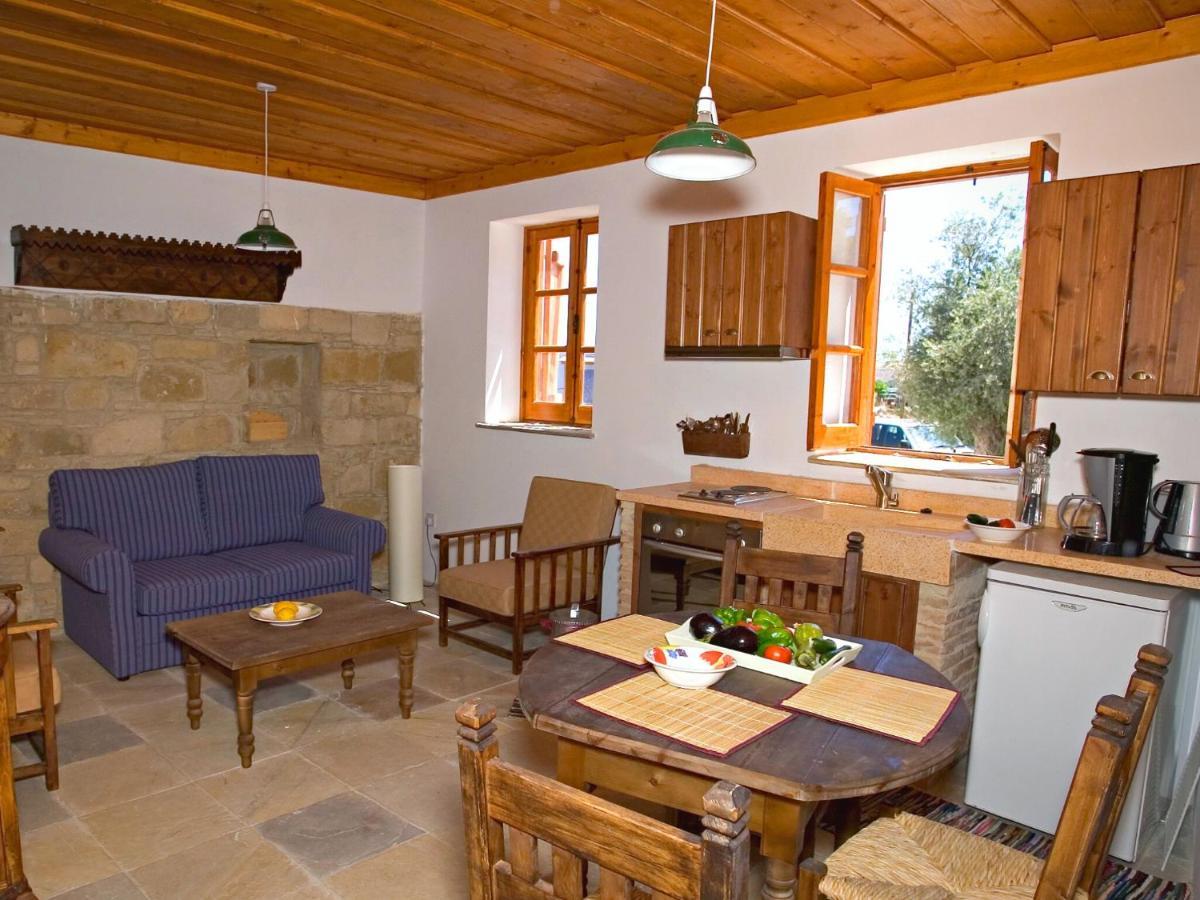 Eveleos Country House Tochni Exteriör bild